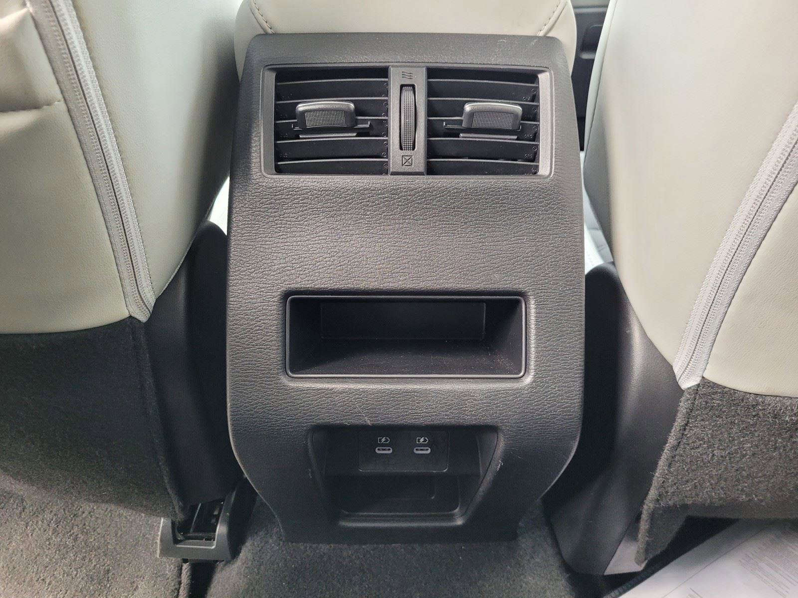 Used 2025 Mitsubishi Outlander SE AWD/4WD image 17