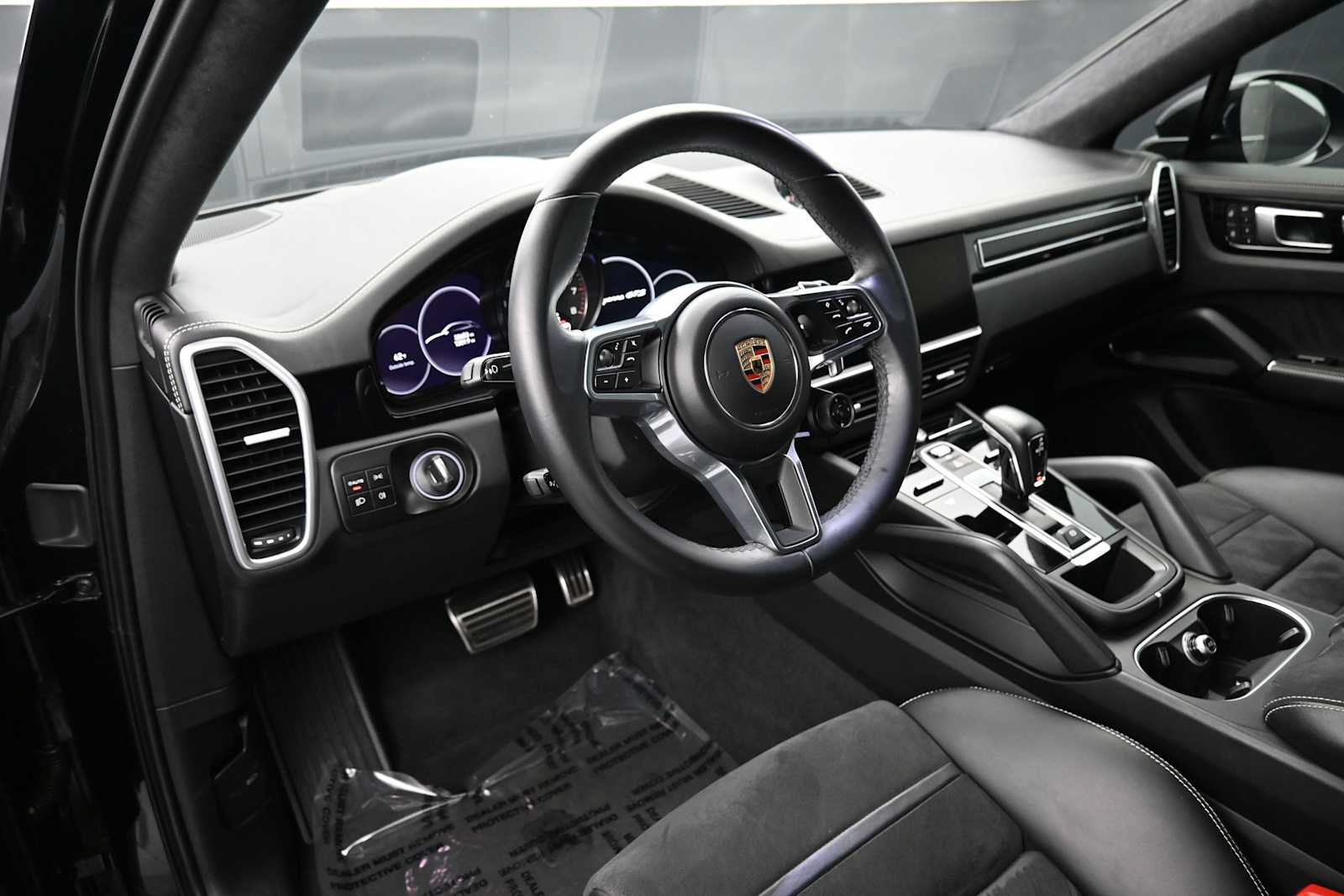 Certified 2023 Porsche Cayenne GTS AWD/4WD image 4