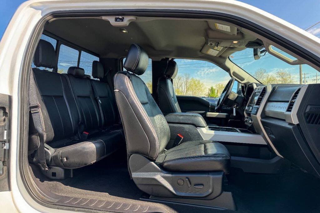 Used 2021 Ford F350 Lariat w/ Chrome Package AWD/4WD image 15