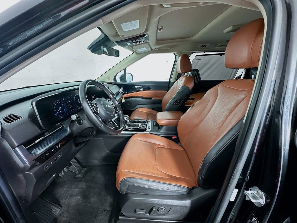 Used 2023 Kia Carnival SX Prestige image 21