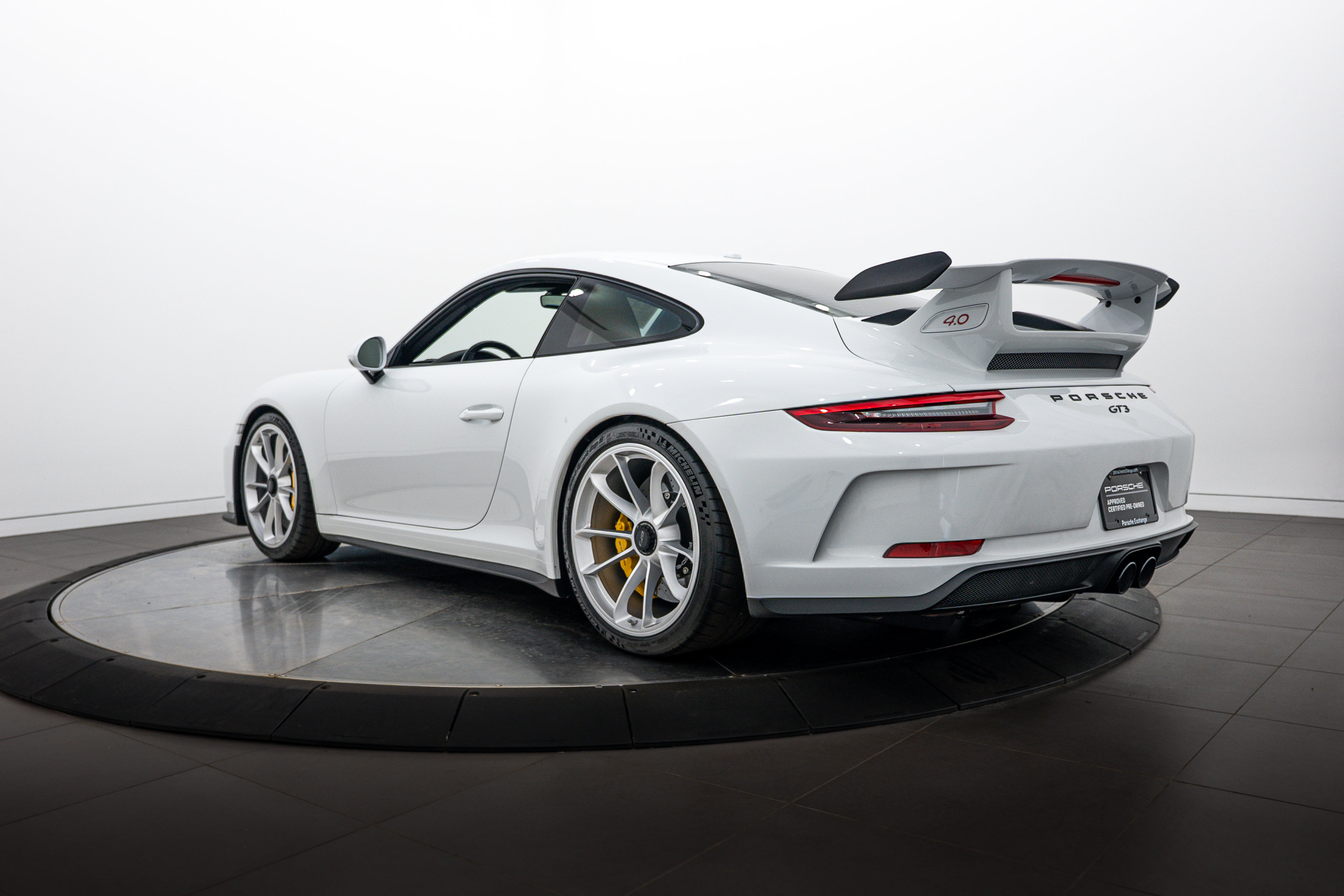 Certified 2018 Porsche 911 GT3 RWD image 3