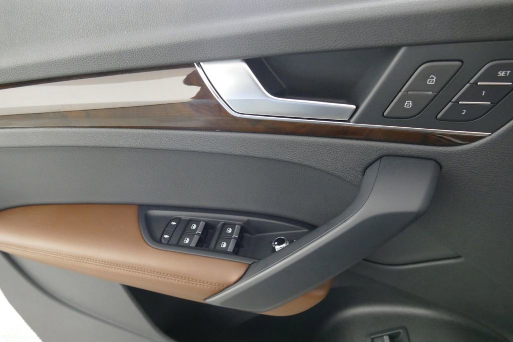 Used 2019 Audi Q5 2.0T Premium Plus w/ Premium Plus Package image 24