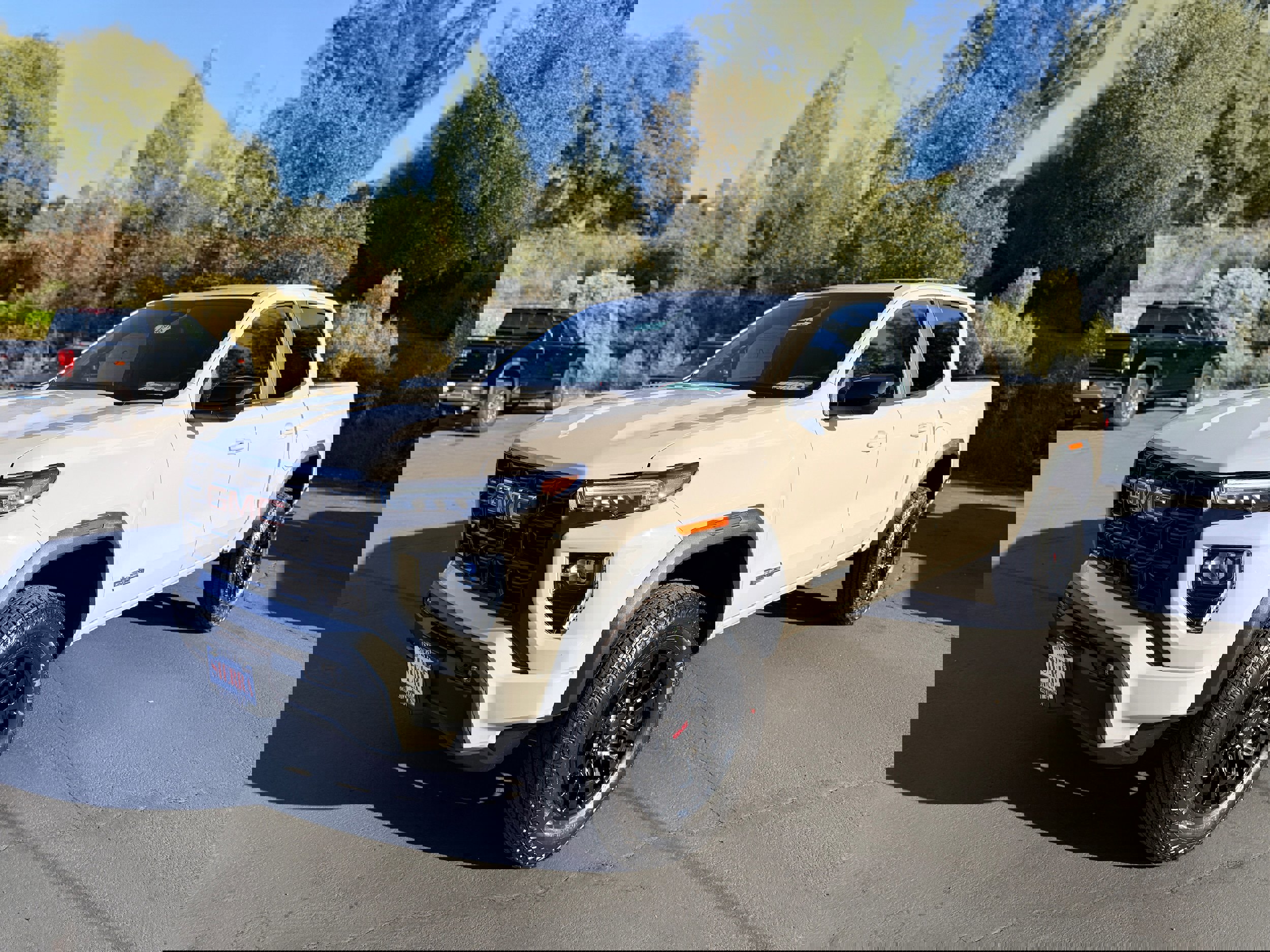 New 2026 GMC Canyon Elevation w/ Convenience Package image 1