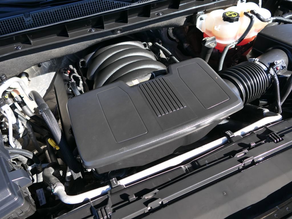 Used 2025 Chevrolet Suburban Z71 image 29