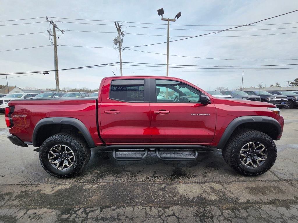 Used 2024 Chevrolet Colorado ZR2 w/ Technology Package AWD/4WD image 6