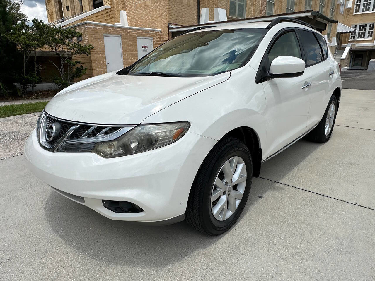 Used 2013 Nissan Murano SV FWD image 2