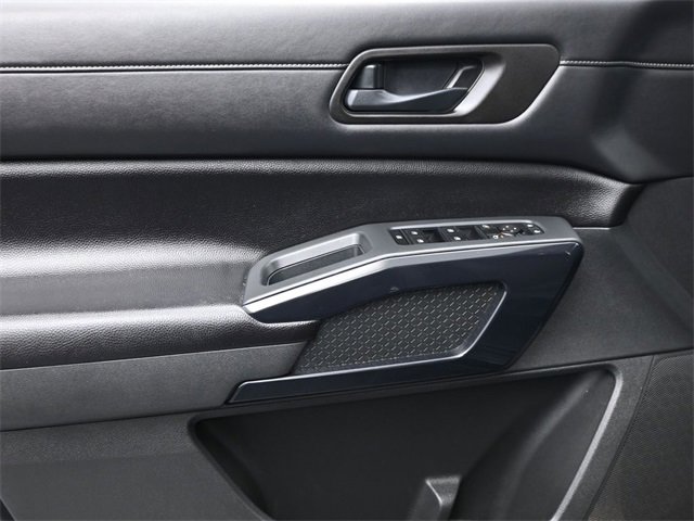 Used 2024 Nissan Pathfinder S image 12