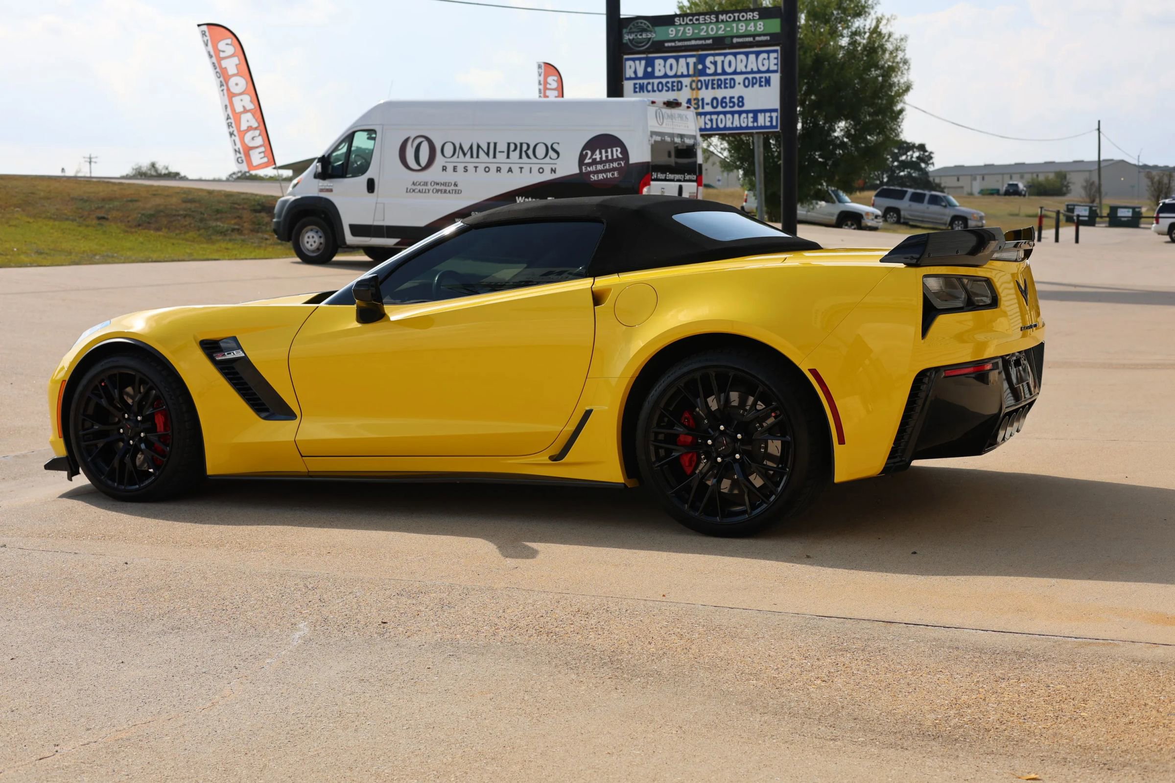 Used 2016 Chevrolet Corvette Z06 w/ 2LZ Preferred Equipment Group image 8