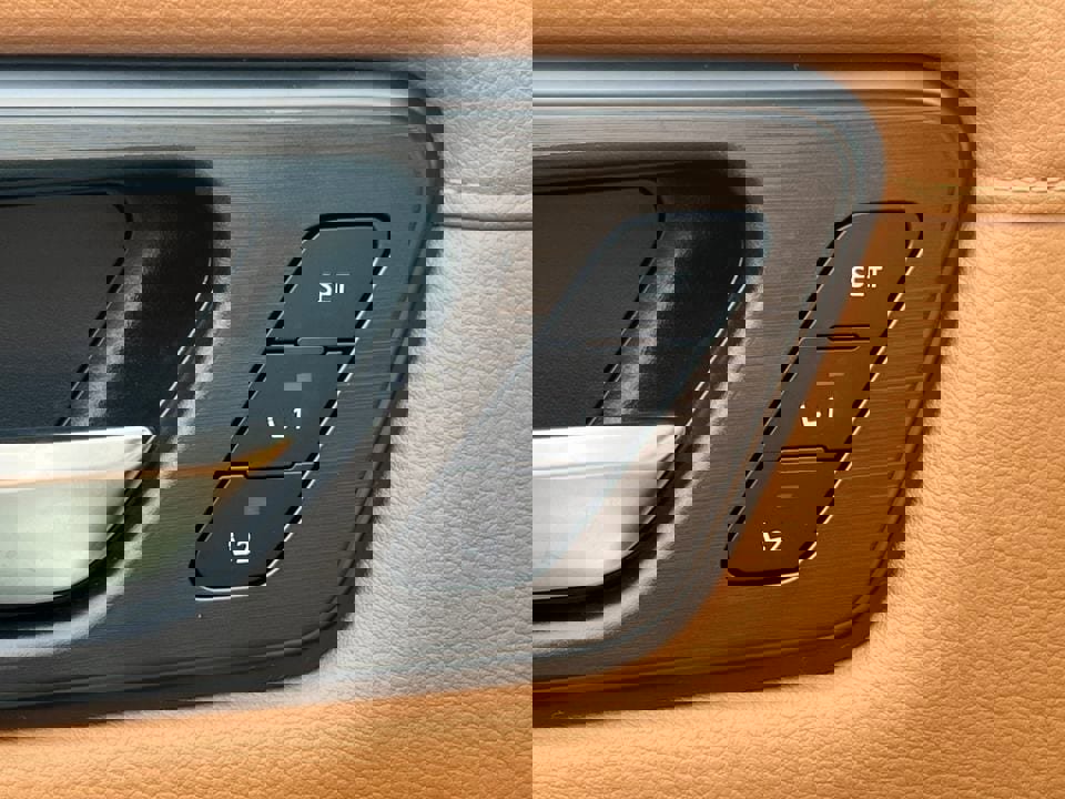 New 2026 Nissan Armada SL w/ Captain's Chari Seat Package image 17