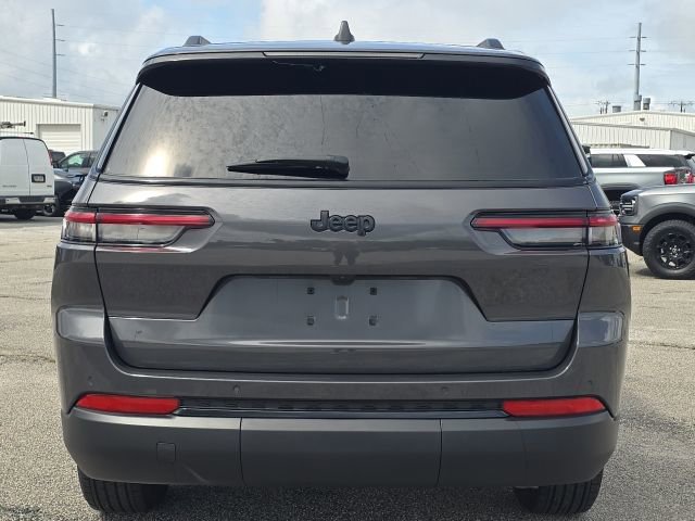 Used 2025 Jeep Grand Cherokee L Altitude RWD image 4