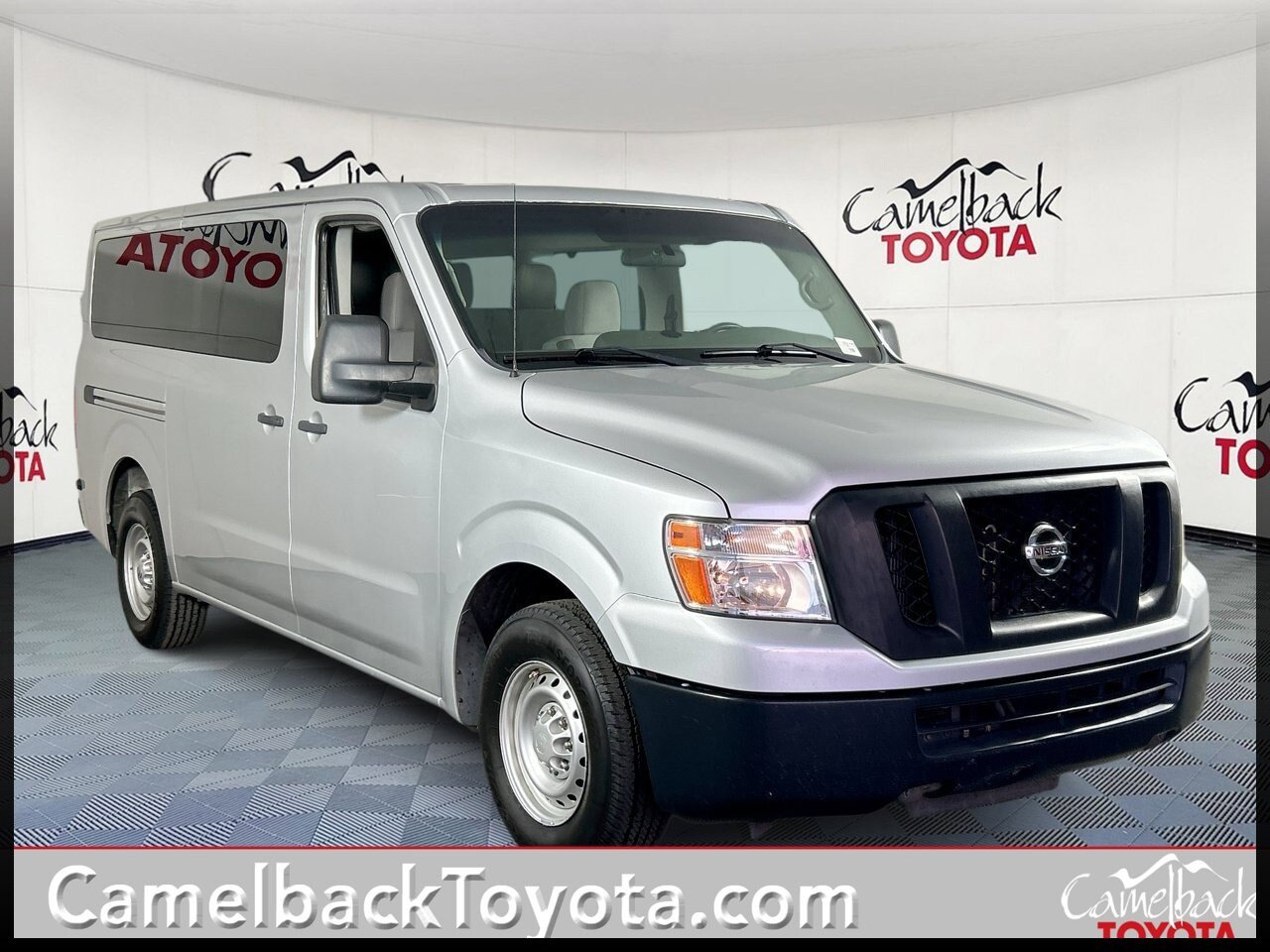 Used 2018 Nissan NV 3500 S RWD image 1