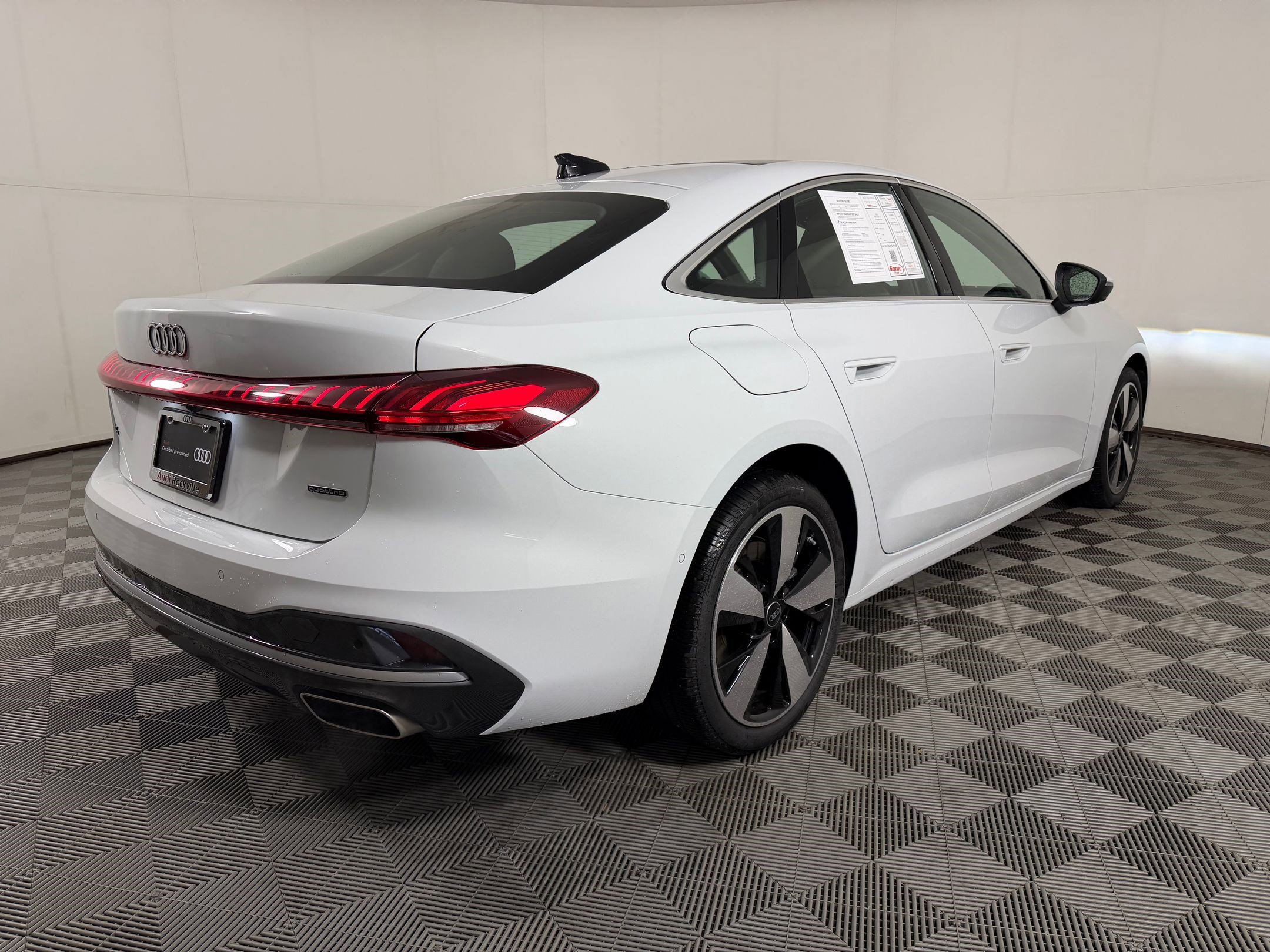 Used 2025 Audi A5 2.0T Premium Plus w/ Premium Plus AWD/4WD image 9