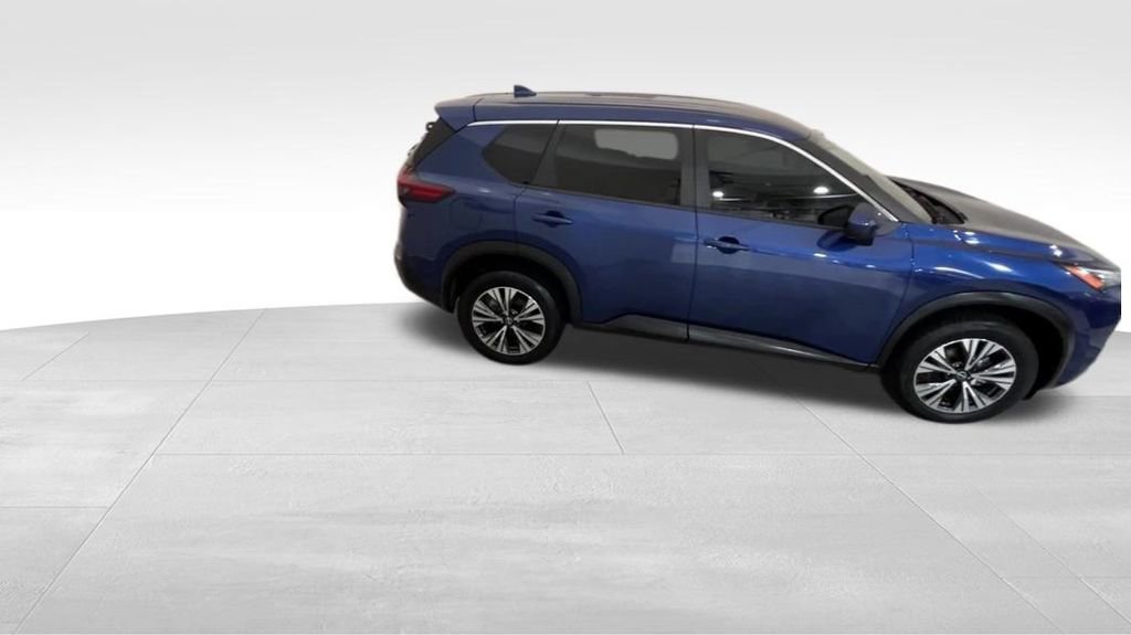 Used 2023 Nissan Rogue SV image 7