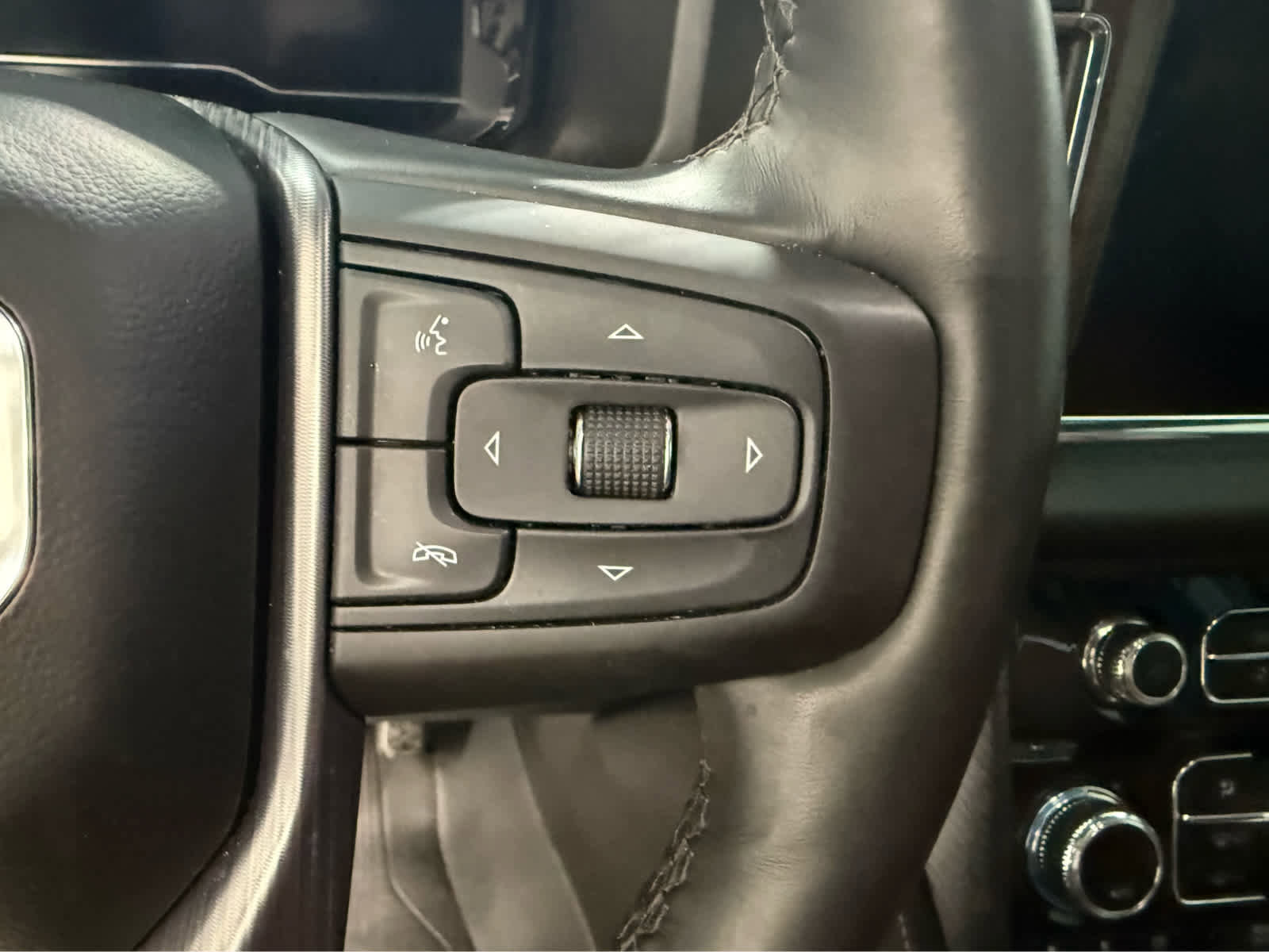 Certified 2023 GMC Yukon Denali Ultimate image 20