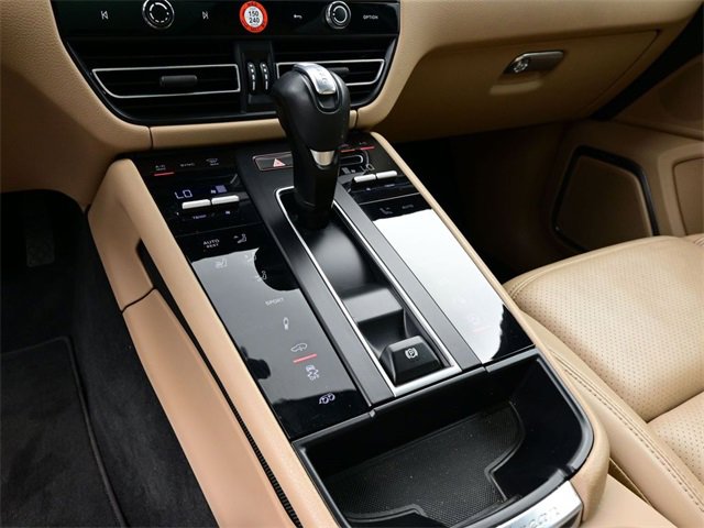 Certified 2023 Porsche Macan S image 13
