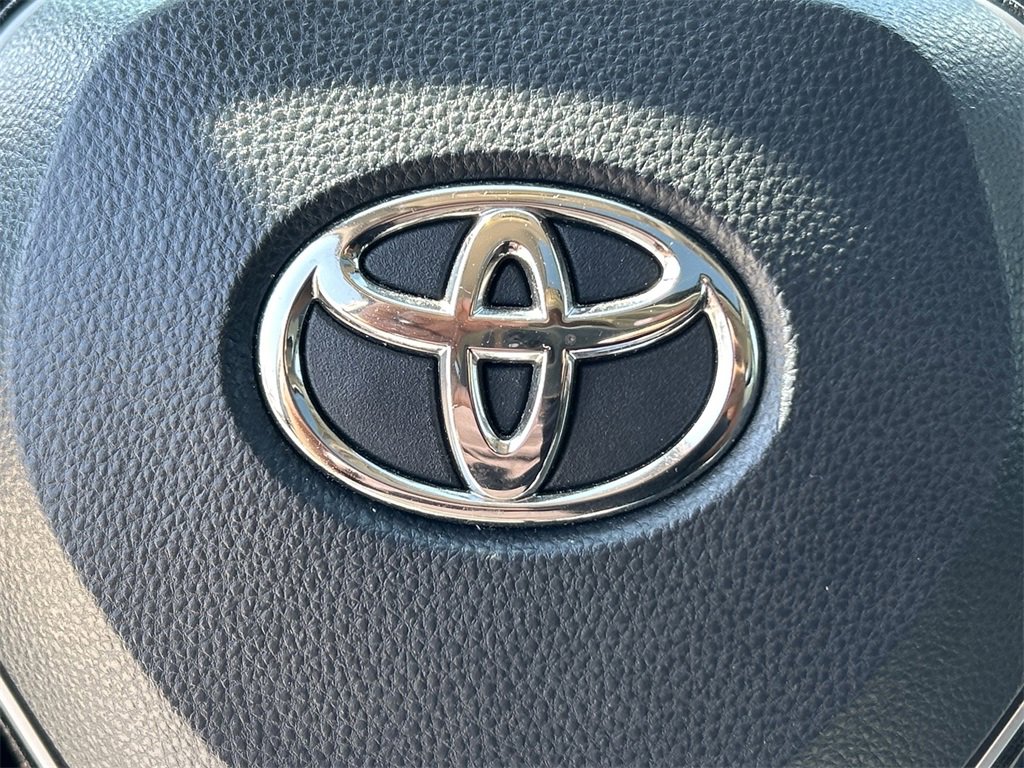 Used 2022 Toyota RAV4 XLE image 31