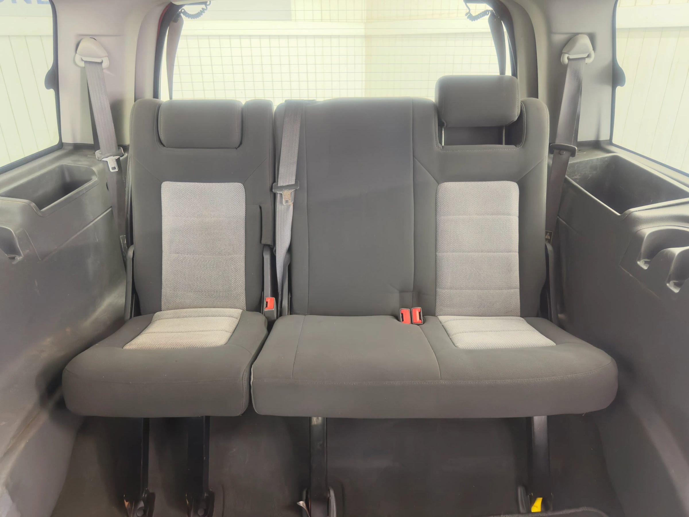 Used 2003 Ford Expedition XLT image 13