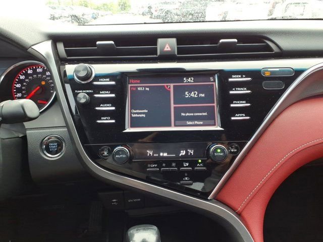 Used 2018 Toyota Camry XSE FWD image 9