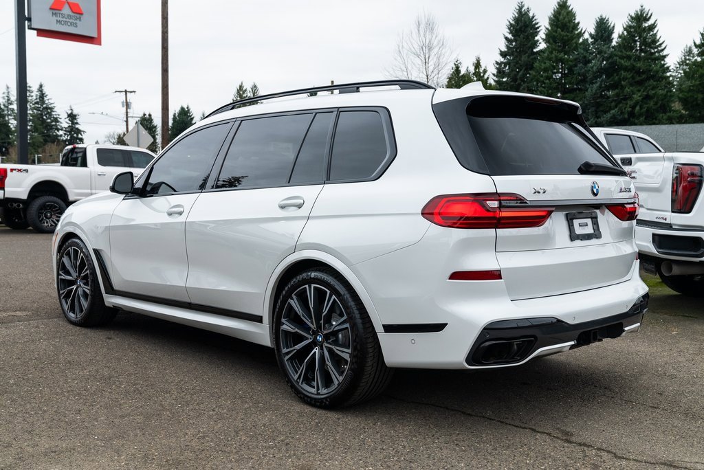 Used 2022 BMW X7 M50i image 4