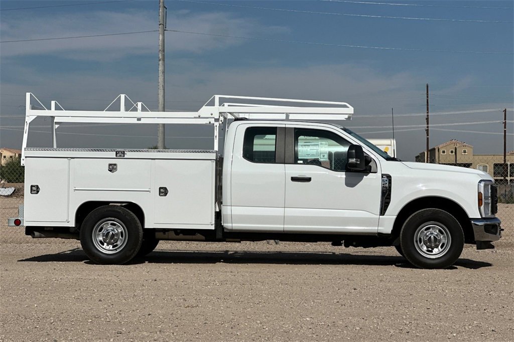 Used 2025 Ford F250 XL w/ XL Chrome Package image 3