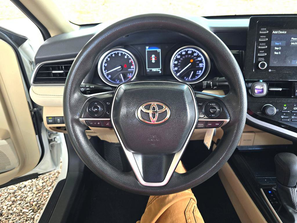 Used 2021 Toyota Camry LE image 19