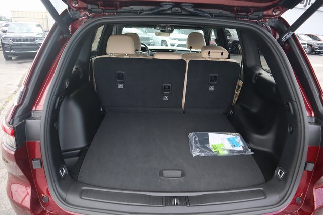 New 2025 Jeep Grand Cherokee Limited image 25