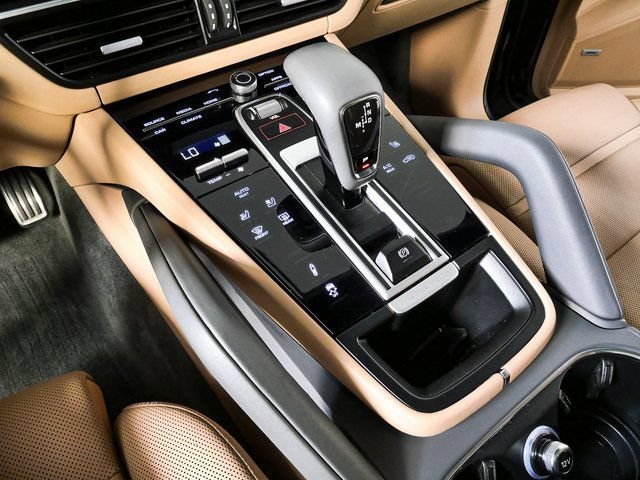 Certified 2023 Porsche Cayenne S AWD/4WD image 19
