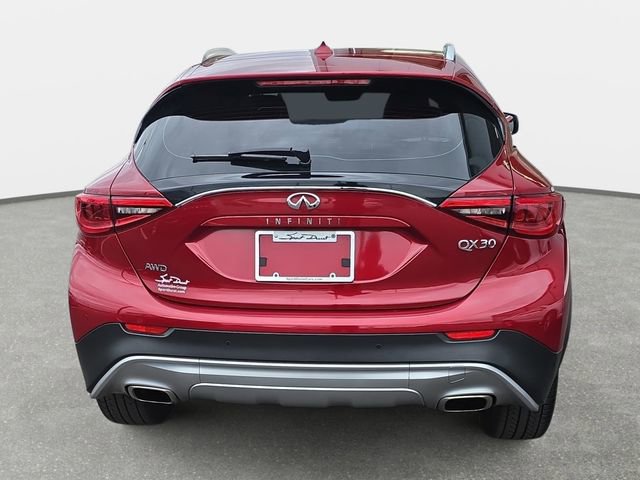 Used 2018 INFINITI QX30 Premium w/ Navigation Package image 6