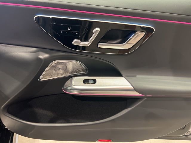 Used 2025 Mercedes-Benz E 350 4MATIC Sedan image 50