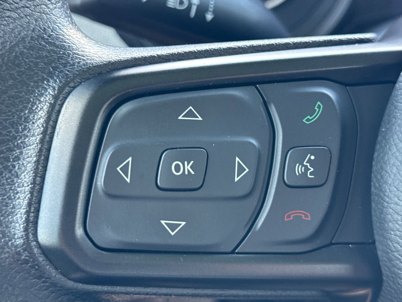 Used 2025 Jeep Gladiator Sport AWD/4WD image 27