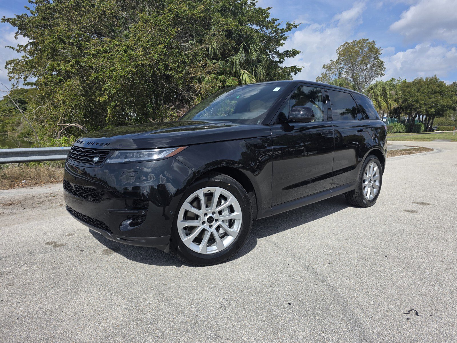 New 2026 Land Rover Range Rover Sport SE