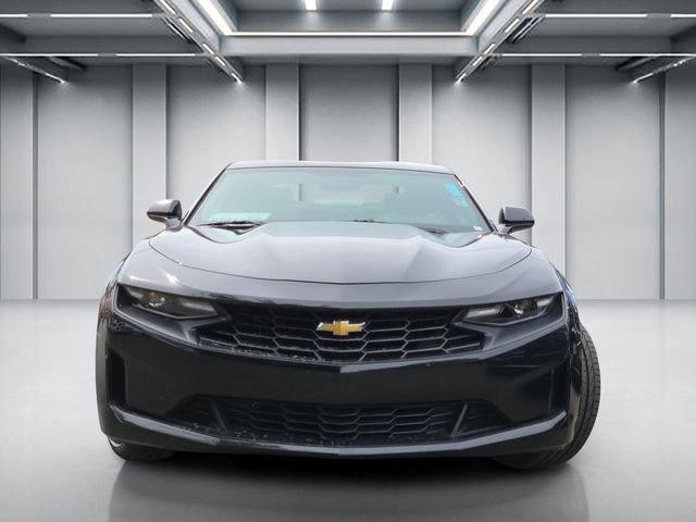 Used 2021 Chevrolet Camaro LT w/ Technology Package image 2