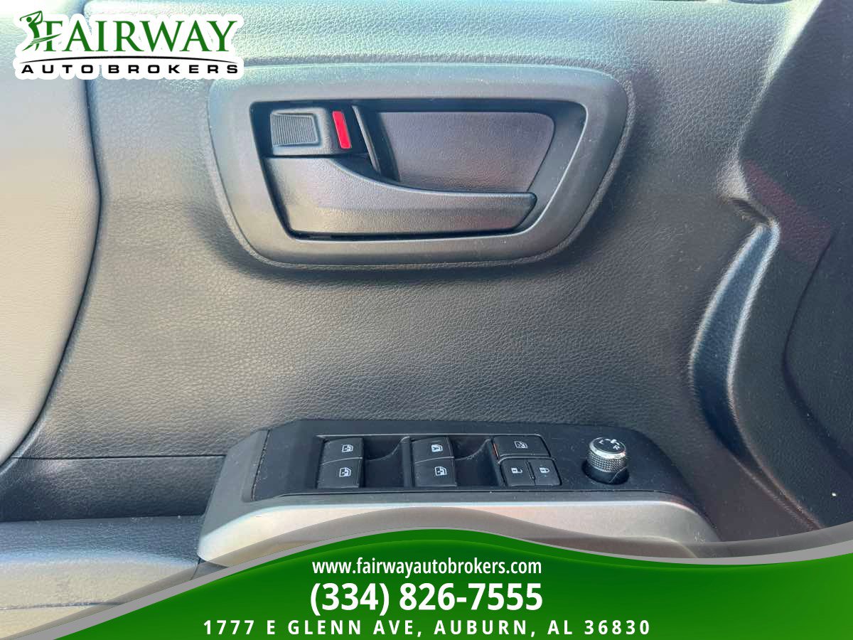 Used 2017 Toyota Tacoma SR5 w/ Tow Package image 15