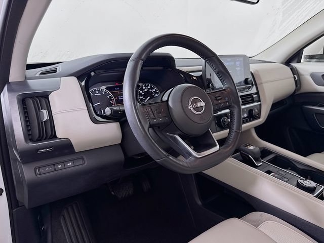 Used 2023 Nissan Pathfinder SL AWD/4WD image 13