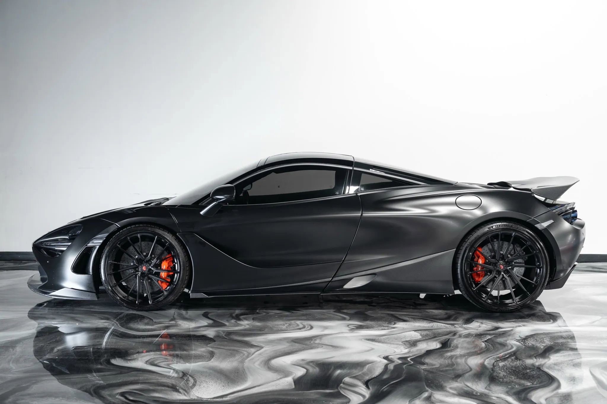 Used 2018 McLaren 720S image 15