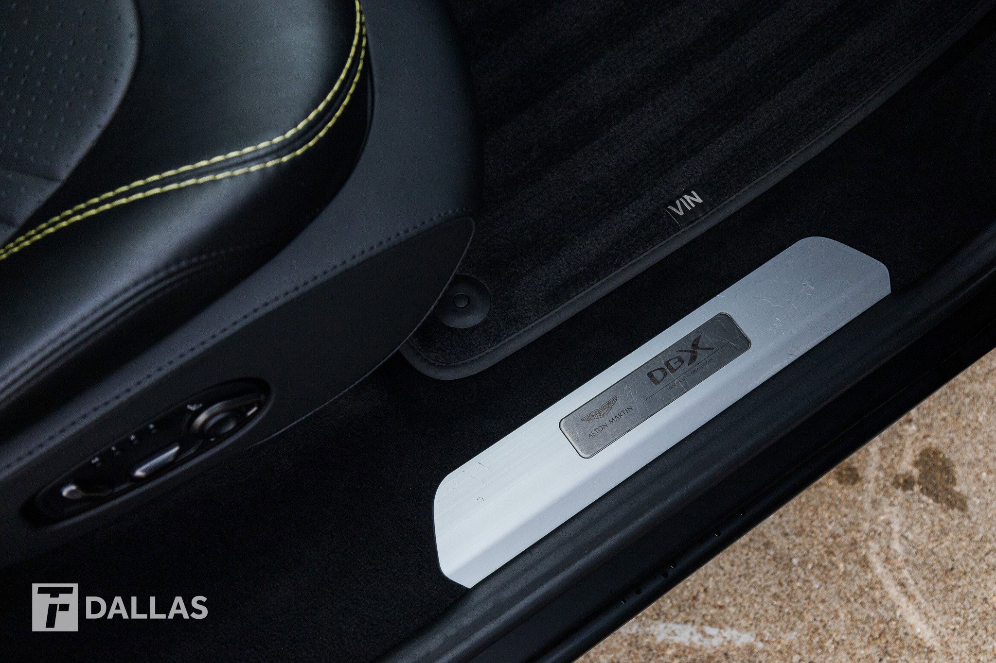 Used 2022 Aston Martin DBX image 39