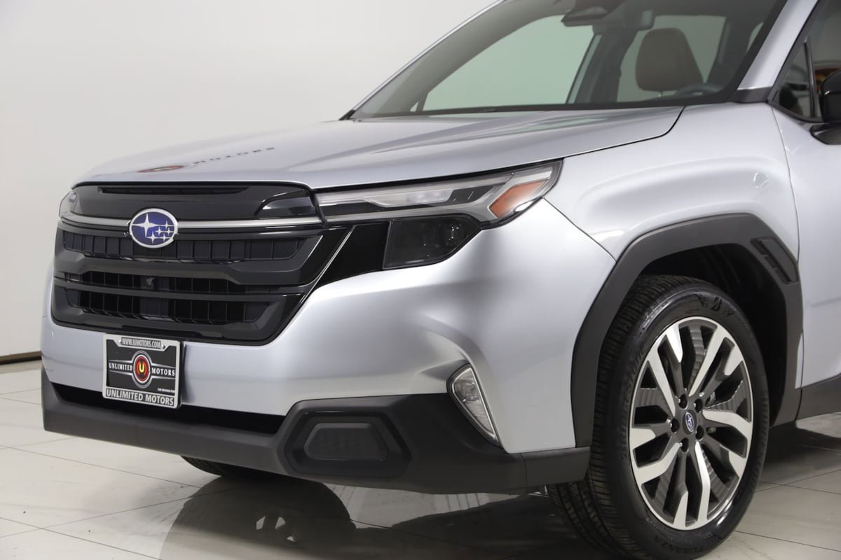Used 2025 Subaru Forester Touring AWD/4WD image 22