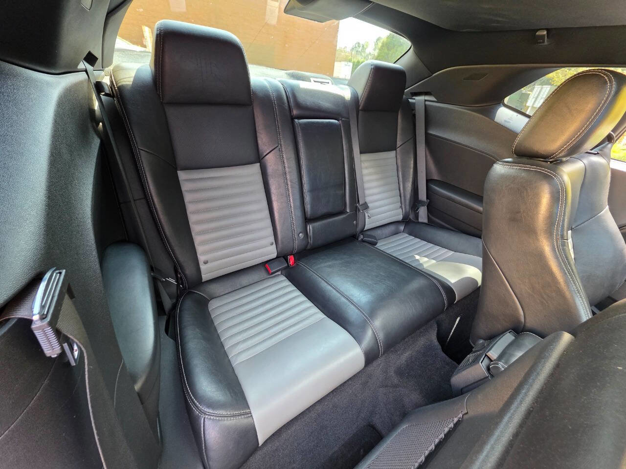 Used 2010 Dodge Challenger R/T image 27