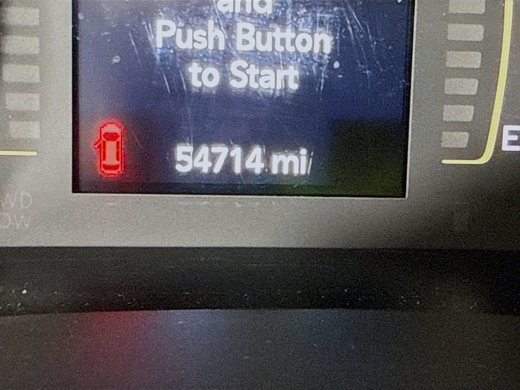 Used 2019 Jeep Cherokee Latitude Plus w/ Comfort/Convenience Group image 5