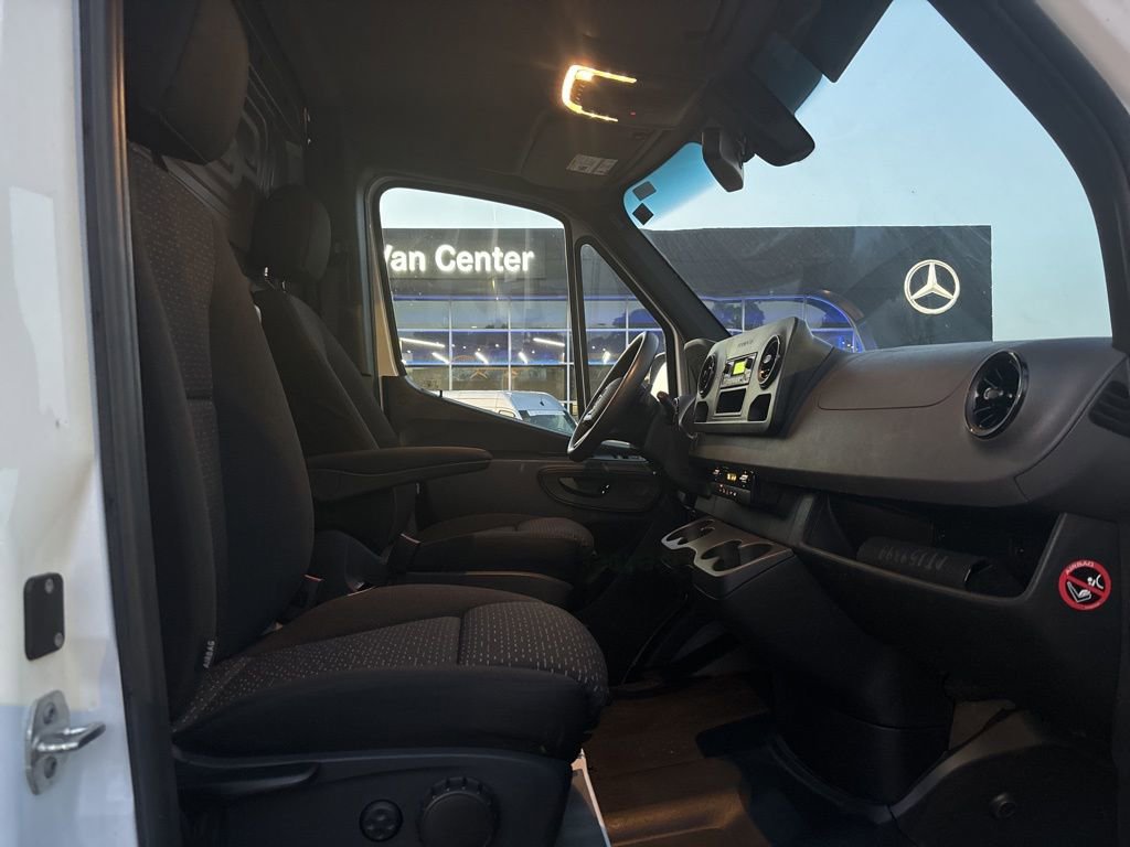 Used 2023 Mercedes-Benz Sprinter 144 Cargo image 22