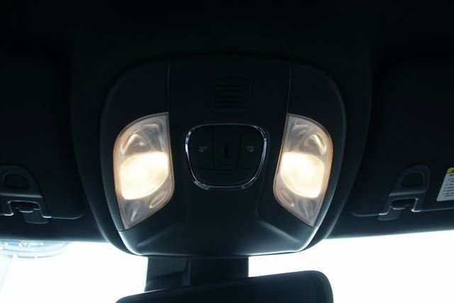 Used 2025 Jeep Compass Trailhawk image 23