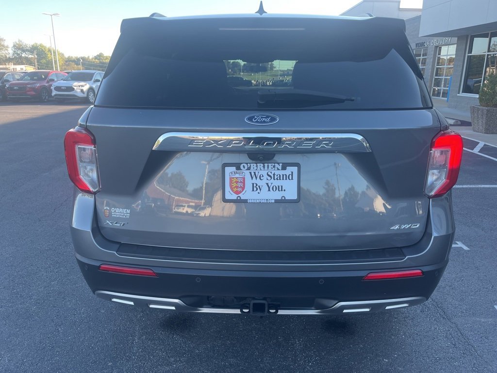 Used 2022 Ford Explorer XLT w/ Equipment Group 202A image 4
