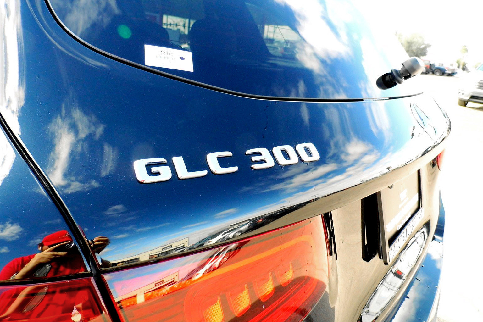 Used 2021 Mercedes-Benz GLC 300 w/ AMG Line image 7