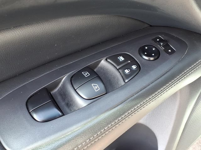 Used 2016 Nissan Pathfinder SL w/ SL Tech Package AWD/4WD image 17