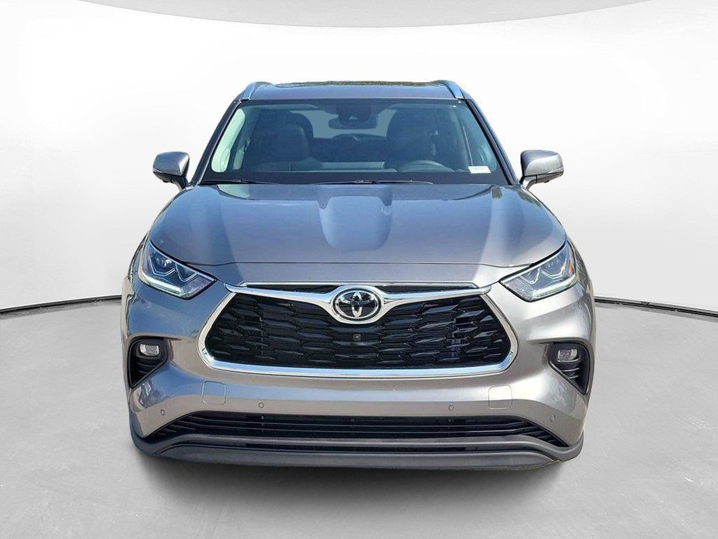 New 2026 Toyota Highlander Limited AWD/4WD image 2
