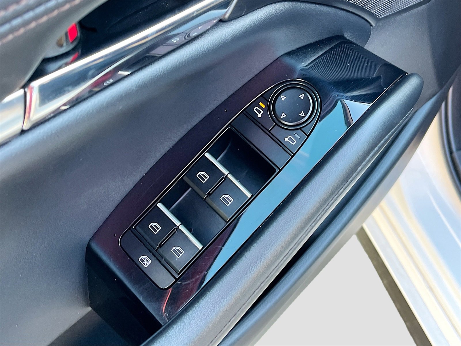 Used 2024 MAZDA MAZDA3 s image 17