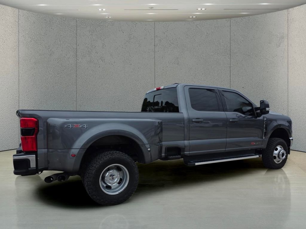 Used 2023 Ford F350 Lariat AWD/4WD image 3