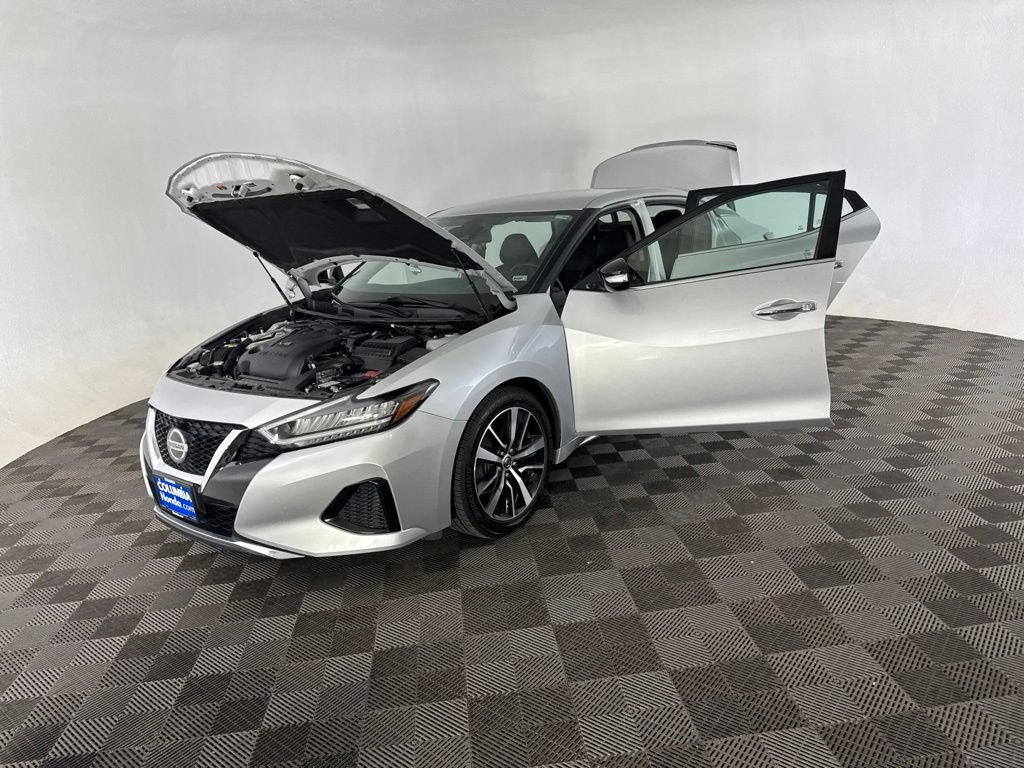 Used 2022 Nissan Maxima SV w/ Floor Mat Group FWD image 11