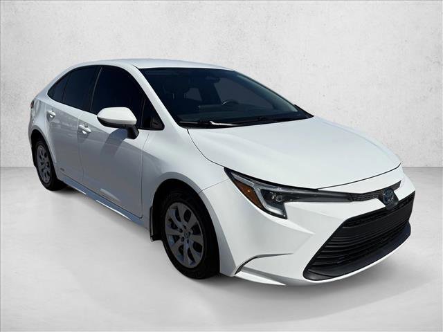 Used 2023 Toyota Corolla LE image 3