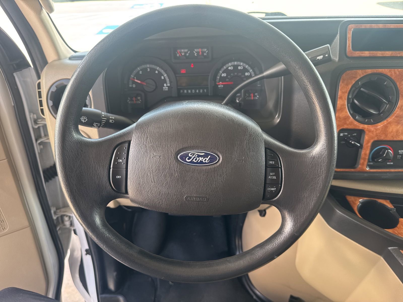 Used 2018 Ford E-450 and Econoline 450 Super Duty w/ Motorhome Prep Package RWD image 13